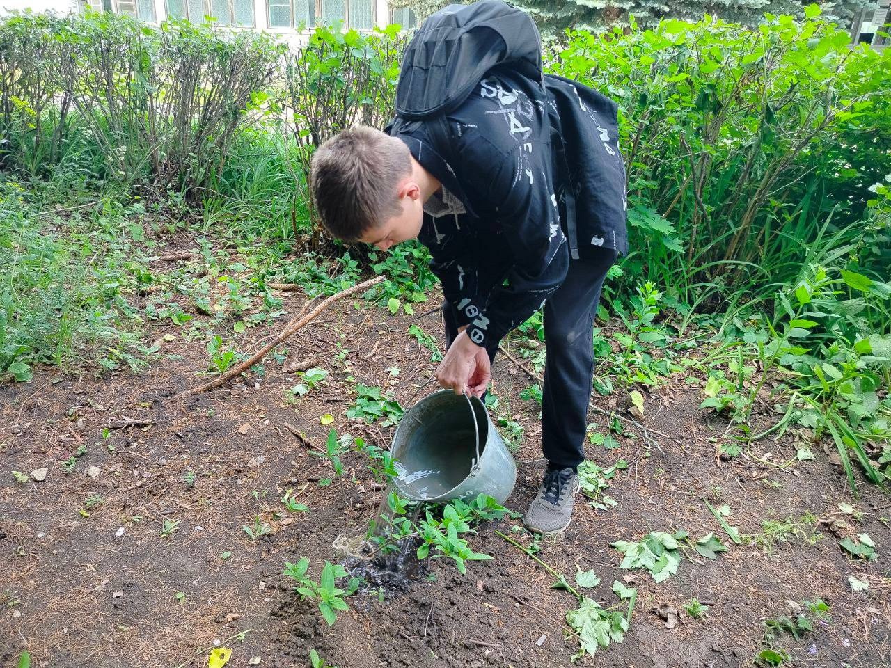 #ВолонтерыТСХК_Венев в деле: Марафон зелёных дел! 🌿🌱

В рамках акции "Марафон зелёных дел" наши воло...