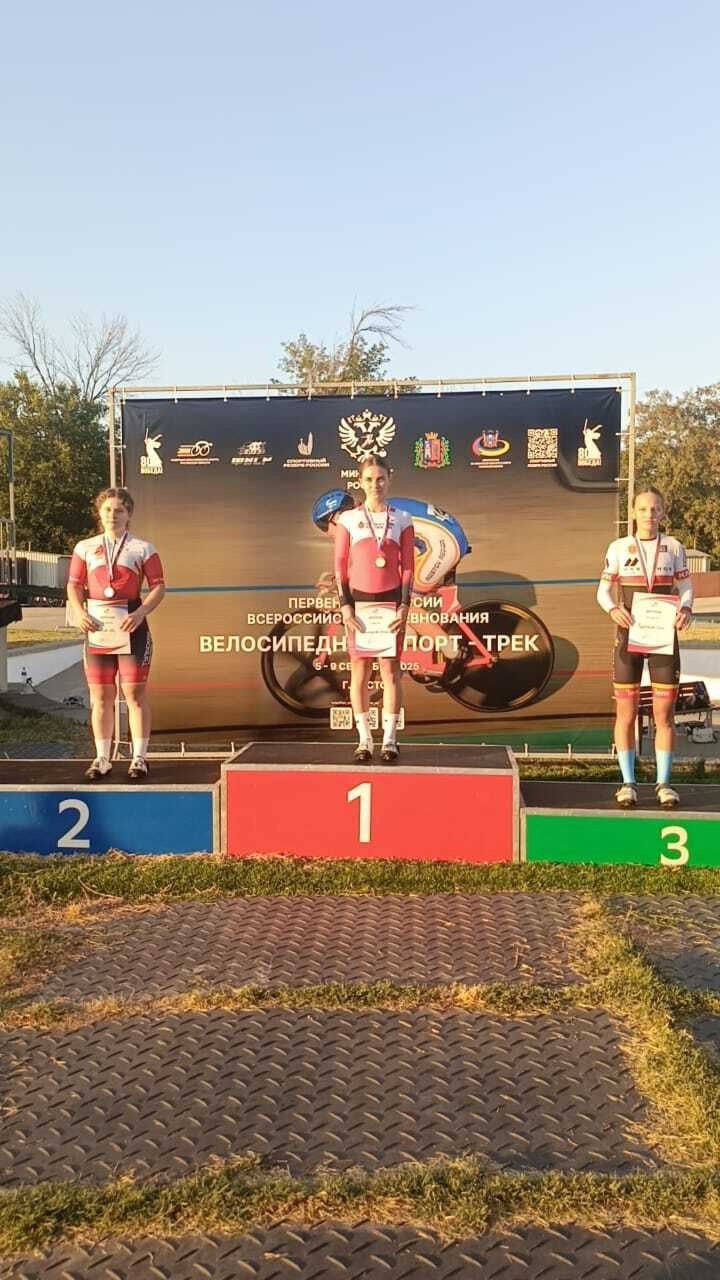 Студентка #ТСХК Линцова Ева Сергеевна участвовала в соревнованиях по велогонкам в Ростове на Дону. 
...