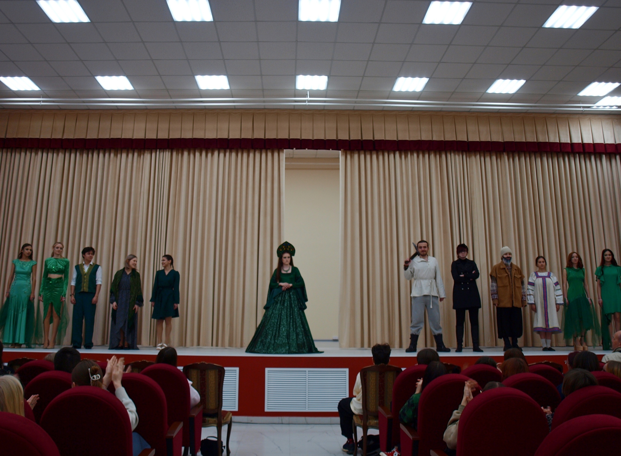 «Малахитовая сказка» ожила на сцене нашего колледжа ✨
В День российского студенчества в #ТСХК произо...